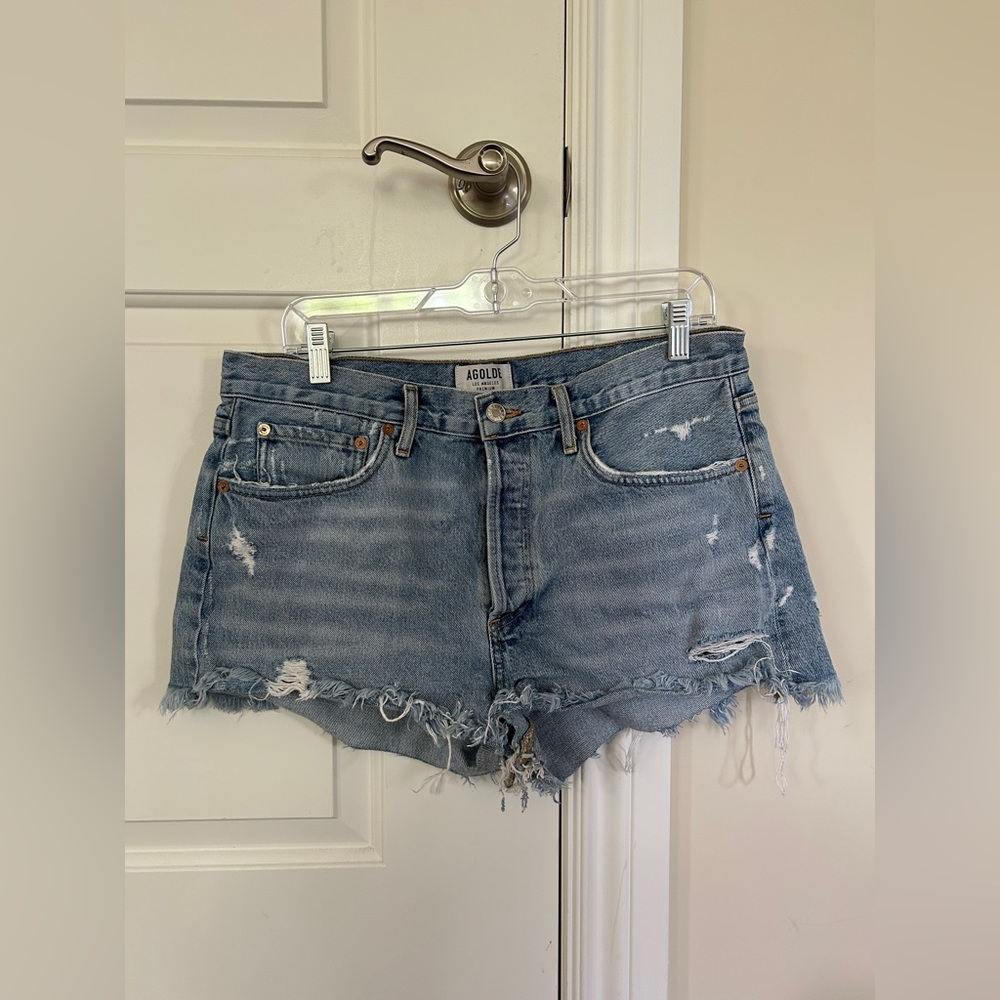 AGOLDE rip blue jean shorts size 30